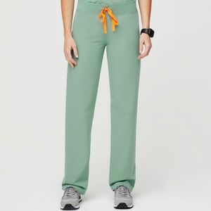 Figs Jade- Livingston Scrub Pants in Petite